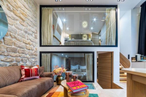 B Luxe Triplex, Cinema Near Place des Vosges AC